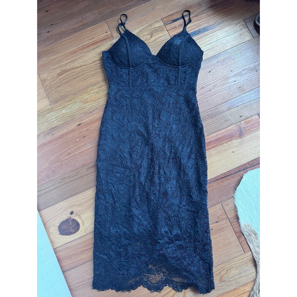 Women’s Lace Lulu’s Dress